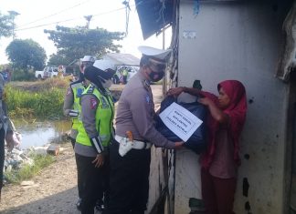Sat Lantas Polres Batola laksanakan bakti sosial dalam rangka Operasi Keselamatan Intan 2021