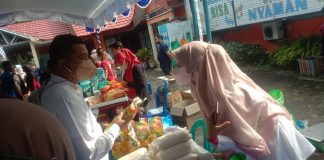 Ratusan IRT “serbu” pasar murah di halaman Kecamatan Banjarmasin Utara
