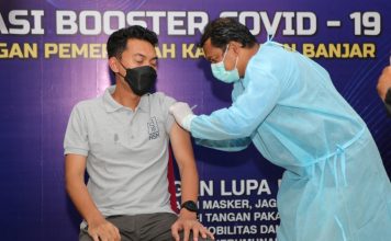 Bupati Banjar dan keluarga serta kepala SKPD ikuti vaksin dosis ketiga (Booster)