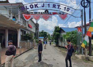 Wakil Ketua DPRD Batola tinjau lokasi ruas jalan yang rencana diperbaiki di Berangas Timur
