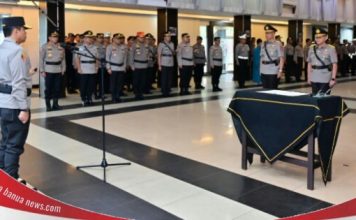 Kapolda Kalsel Irjen Pol Andi Rian Djajadi, pimpin sertijab wakapolda Kalsel