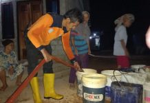 Dampak kekeringan, BPBD Banjar distribusikan air bersih untuk warga Desa Pingaran Ulu