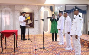 Saidi Mansyur, melantik tiga kepala desa pengganti antar waktu