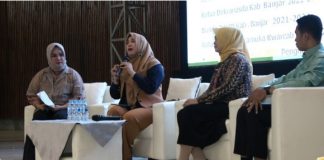 Nurgita Tiyas dan Liana Penny, menjadi narasumber di acara Talkshow Literasi Digital
