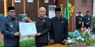 Ketua DPRD Batola pimpin rapat paripurna, setujui Raperda Pertanggungjawaban APBD 2024
