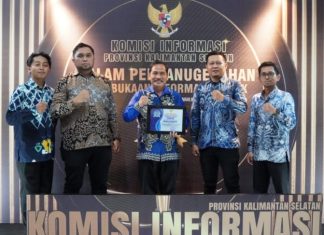Pemkab Banjar raih penghargaan “Menuju Informatif” dalam keterbukaan informasi publik 2025