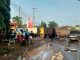 Antrian truk isi solar di SPBU AKR jalan Trikora Banjarbaru blokir jalan, warga keluhkan tidak ada pengaturan