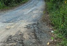 Jalan Desa Biih rusak, angkutan tambang diduga sebabnya