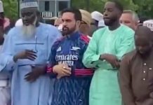 Gaya unik Walikota New York saat Sholat Iedul Adha