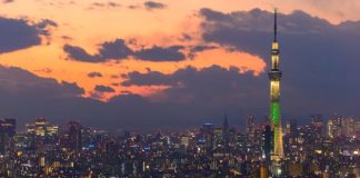 Keindahan dua sisi negeri Sakura: Pesona senja Tokyo dan keajaiban patung raksasa Gunma