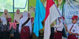 Anggota DPRD Batola hadiri perpisahan siswa SD dan tinjau pembangunan jalan