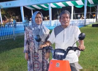 Pengasuh Panti Asuhan raih sepeda listrik dan bantuan Rp 1 juta di MTQN Batola