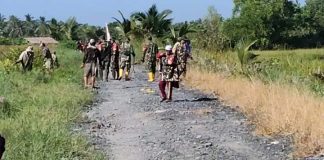 Jelang TMMD ke-129, TNI dan warga Tamban bangun bersihkan jalan desa