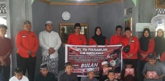 Peringati Bulan Bung Karno, DPC PDI Perjuangan Batola santuni anak yatim Panti Asuhan Harapan Kita