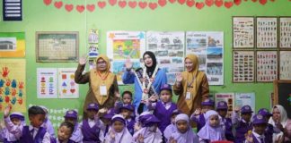 Bunda PAUD Banjar tinjau MPLS ramah anak di TK Negeri Jawa, pastikan anak nyaman tanpa tekanan