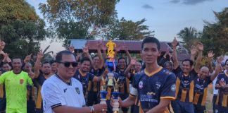 Kompetisi selesai, No Name FC angkat Piala Karang Taruna Banjar U-40