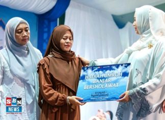 Suguhan istimewa penutup Banjar Bershalawat: Hadiah umrah untuk Anisa jemaah asal Karang Intan