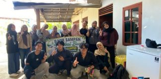 Mahasiswa KKN ULM produksi 20 ember tumpuk, edukasi pengelolaan sampah rumah tangga