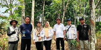 Tahap awal pembangunan: Pengukuran lahan Puskesmas Pembantu di Desa Telaga Baru dimulai